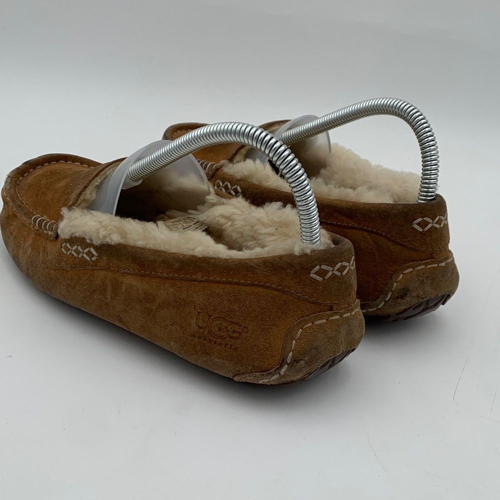 UGG Tan Suede Moccasin Slippers woman’s size 7 - Picture 7 of 13